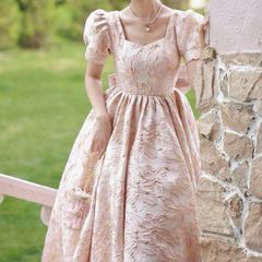 美しい花柄レースにサテンスカートの六分袖 イブニングドレス 美しい花柄レースにサテンスカートの六分袖 イブニングドレス