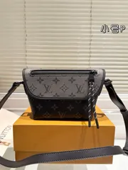 【今日特価】Louis Vuitton District PM メンズ シングルショルダーバッグ