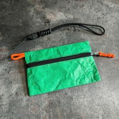 ポーチ　小物入れ　タイベック　ストラップ付き　軽量　キャンプ　登山　グリーン
