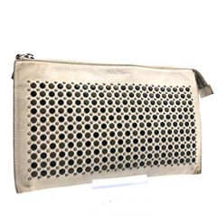 Salvatore Ferragamo サルヴァトーレフェラガモ　水玉スタッズ　クラッチバッグ　パーティーバッグ　ポーチ　レザー　本革　アイボリー×ブラック×シルバー　イタリア製　刻印あり　レディース