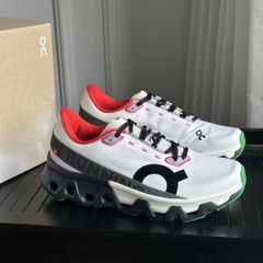 On オン Cloudmonster Hyper クラウドモンスター ハイパー ランニングシューズ スニーカー ジョギング マラソン ブラック/ホワイト/グリーン