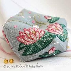🟦⬜🟥クロスステッチ 図案 Fabby Reilly ファビーライリー 🔶Pink lotus biscornu🔶✿ピンク蓮のビスコーニュ✿オーナメント  ビスコーニュ ビスコルヌ