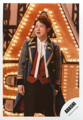 【中古】生写真(ジャニーズ) 嵐/大野智/膝上/アルバム 「This is 嵐」MV＆ジャケ写オフショット/公式生写真