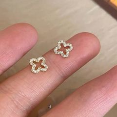 ［特別な日に］フラワーピアス キラキラピアス 小ぶり つけっぱなし ボリューム ミニフープジュエリー ピアス イヤリング 小ぶり ゴールド 上品 レディース  結婚式 お呼ばれ お呼ばれコーデ お祝い agete 4℃ ete lesbonbon