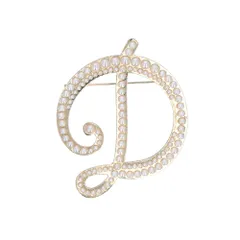 ☆ Dタイプ ☆ イニシャルブローチ pmyxd002 ブローチ パール イニシャルブローチ ピンブローチ アルファベット アクセサリー ピンバッチ ワンポイント レディース フォーマル プレゼント お祝い パーティ 入学式 卒業式 発表会 同窓会