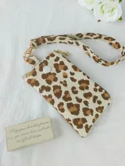 秋先取りヒョウ柄のミニポーチ　ハンドメイド　豹　定期入れ　小銭入れ　メイクポーチ　ポーチ　カードケース　ブラウン　動物　ストラップ