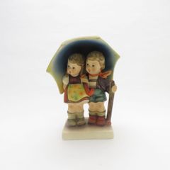 美品 Goebel ゲーベル 「Stormy Weather (荒れた天気)」 フィギュリン フンメル人形 陶器 置物 SY9948L 