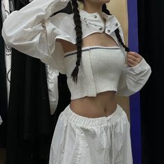 ❤︎ボレロハイネックフードナイロンジャケット ホワイト 白⌇﻿トップス 長袖 日焼け対策 夏 シャカシャカ 涼しい クロップド丈 短丈 ショート丈 袖ゴム ジップアップ フード Tシャツ フーディー無彩色ルック y2k シズニルック サブカル グランジ 韓国