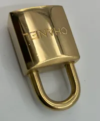 CHANEL シャネル カデナ 南京錠 チャーム ペンダントトップ ゴールド 高さ3.6cm 鍵なし