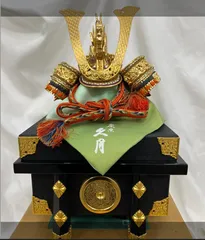 昭和レトロ　五月人形飾り一式小ぶり　五月兜 Amazon | 兜 源氏兜 五月人形 昭和レトロ 管理.SE | 兜飾り