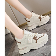 厚底ダッドスニーカー ボリューム感 美脚