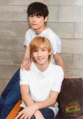 【中古】生写真(ジャニーズ) SixTONES/京本大我・松村北斗/膝上・座り・衣装白紺/Summer Paradise 2018 オリジナルフォトセット SixTONES