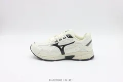 【今日特価】ミズノのランニングシューズ ホワイト＆ブラック D1GH223002