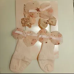 ベビーヘアバンド、ピン、靴下のセット