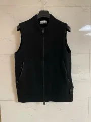 ほぼ 未使用 STONE  ストーンアイランド ニット ベスト 新品】STONE ISLAND ストーンアイランド ベスト - メルカリ