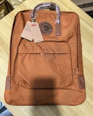 新店セール！大人気！【9色選択・送料無料】防水◆高機能◆軽量 FJALLRAVEN 大容量フェールラーベン カンケンバッグ Kanken レディース リュックサック 20L 16L 7L PU 持ち手 レディース キッズ メンズ  通学 通勤 ♪のサムネイル