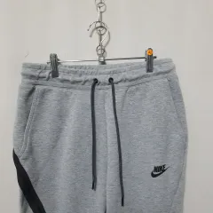 S ー 32 Nike(ナイキ） テック フリース ジョガーパンツ