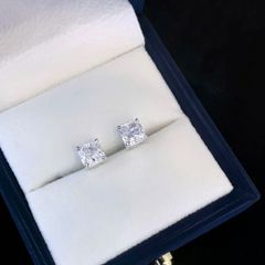 4キャラット ハートシェイプ ラボダイヤモンド ピアス 両耳用 - メルカリ