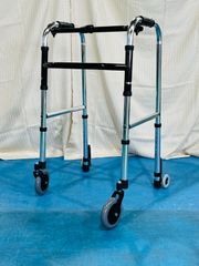 スリムフレームウォーカーキャスターモデル 　WFS-4968SW5GW3（前輪5インチキャスター） 折りたたみ歩行器　ピックアップ　歩行補助