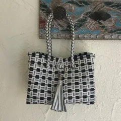 モノトーン　プラカゴバックSサイズ　パサールバック　バックインバック