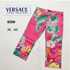 ■未使用タグ付き■VERSACE JEANS COUTURE ヴェルサーチジーンズクチュール　カプリパンツ　7分丈　トロピカル　花柄　フラワー　ロゴ　総柄　size40 /26インチ S相当　ピンク×マルチカラー　レディースのサムネイル