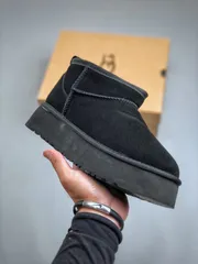 未使用UGG アグ ブーツ クラッシックウルトラ ミニプラットフォーム 箱 