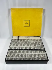 レア品‼️FENDI フェンディ シルク肌掛け布団 2025年最新】フェンディ 布団の人気アイテム - メルカリ