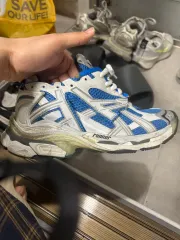 2025年最新】runner balenciagaの人気アイテム - メルカリ