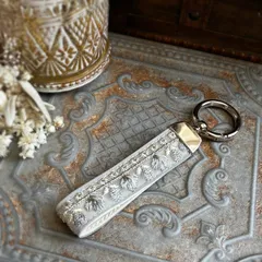 ₊˚⊹ハンドメイド ₊˚⊹  インド刺繍　miniキーホルダー　チャーム　キーホルダー　ストラップ