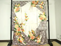 振袖 仮絵羽 桂由美 刺繍 金彩 銀彩 紋意匠 正絹 未仕立て品 八掛付き 2025年最新】振袖 仮仕立て 仮絵羽の人気アイテム - メルカリ