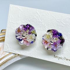小さめニュアンス花型/サージカルピアス/パープル