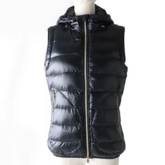 極美品☆正規品 HERNO ヘルノ PI0051D-12017 ZIP UP フード付き ダウンベスト ブラック 黒 42 レディース ルーマニア製のサムネイル