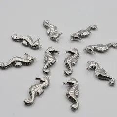 チャーム タツノオトシゴ  10個 K-024 26mm 銀色 ペンダントトップ アクセサリ 工芸用品 DIY ハンドメイドパーツ ビーズクラブ