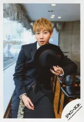 【中古】生写真(ジャニーズ) Travis Japan/中村海人/膝上・座り・衣装黒・左手帽子・口開け/JOHNNYS’ ISLAND STORE オフショット/公式生写真