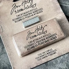 070・A-507　ティムホルツ　ミニホチキス(替え針) Tim Holtz　Tiny Attacher Refills　タイニーアタッチャー　ミニステープラー専用　ホチキス針のサムネイル