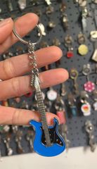 エレキギター キーホルダー キーリング ブルー ロック パンク バンド 弦 音 アンプ ライブ エフェクター ギフト お揃い 贈り物 贈りもの 新品