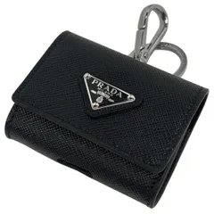 プラダ PRADA ロゴプレート イヤフォンケース キーホルダー キーリング バッグチャーム サフィアーノレザー ネロ(ブラック) レディース 【中古】のサムネイル