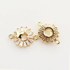 1個 真鍮製 金アレ対応 色褪せにくい CZ 蜜を吸う 蝶 バタフライ かわいい 春 コネクター キュービックジルコニア チャーム モチーフ チャーム アクセサリーパーツ コネクター ペンダント 手芸 ハンドメイド