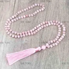 女性のためのピンクのクォーツビーズのネックレス 瞑想 ヨガ スピリチュアジュエリー 6mm 108