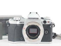 オリンパス Olympus OM-D E-M5 II 16.1MP Digital Camera Body Only Silver [新品同様] #Z5135A