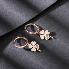 【普通郵便発送】 【在庫限り】ピアス 四つ葉のクローバー 両耳用 ローズゴールド アクセサリー ジルコニア