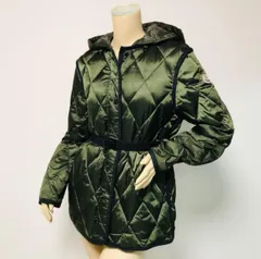 美品★MONCLER・モンクレール BOURGET レディース ブランドアイコンワッペン ベルト フード付き キルティングデザイン ダブルジップ ボタン比翼仕立て ダウンジャケット 2022～2023年モデル(1)カジュアル ジャケット 秋冬物 アウターのサムネイル