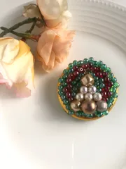 クリスマスツリーのブローチ