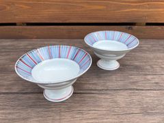【有田焼・未使用品】高台小鉢2個セット〈セレン赤染付十草渕付高台小鉢〉