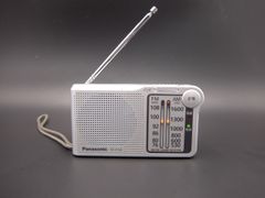 【美品】ポータブルラジオ パナソニック FM AM 2バンドレシーバー シルバー RF-P155-S