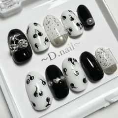 【完成品】モノトーン♡シックなさくらんぼネイル♡
