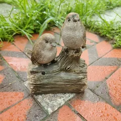 置物 オブジェ ガーデンオーナメント 丸太に止まっている2羽の鳥 小鳥 リアル 室内 屋外 インテリア 玄関 リビング ダイニング 装飾 庭 ガーデニング 装飾 ガーデン 樹脂 オシャレ ギフト プレゼント