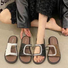 サンダル キラキラ ラインストーン アシンメトリー スリッパ シューズ レディース 黒 白 カーキ 個性的 ペタンコ ビーチサンダル フラット 軽い 可愛い 華やか モノトーン くしゅくしゅ ギャザーhyxz44