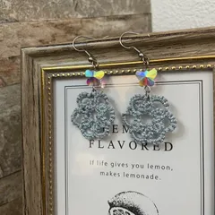 タティングレース ホログラム蝶々とお花のピアス