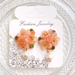 金木犀　オレンジ　フラワー　揺れるコットンパール　ハンドメイドピアス　イヤリング